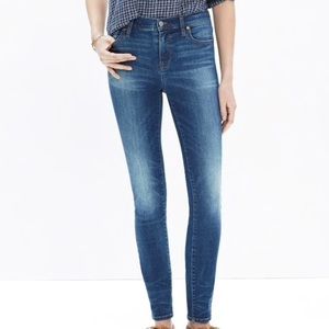 9” High-Rise Skinny Jeans in Dayton Wash